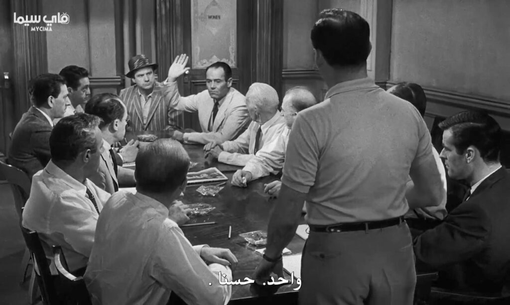 مراجعة فلم 12 Angry Men (هيئة المحلفين) 10 لحظة إعلان هينري فوندا لمخالفته للبقية في 12 Angry Men